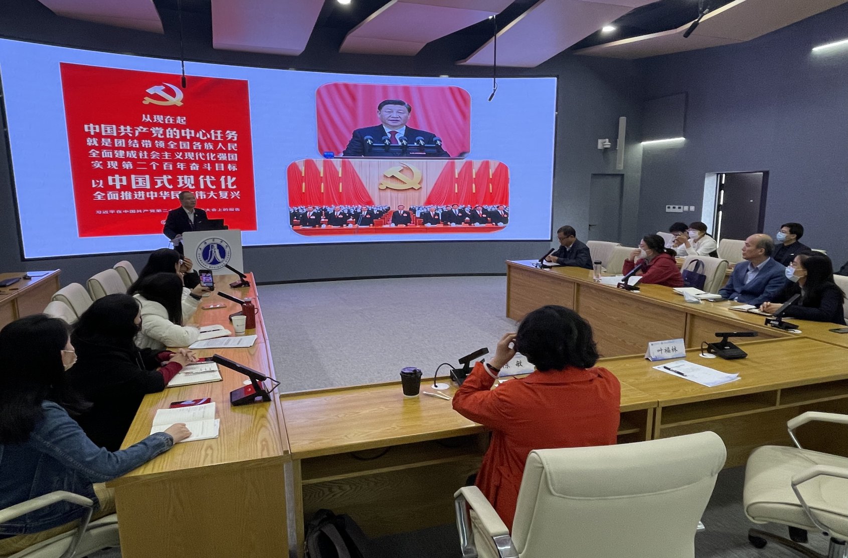 图为讲座现场 图为讲座现场