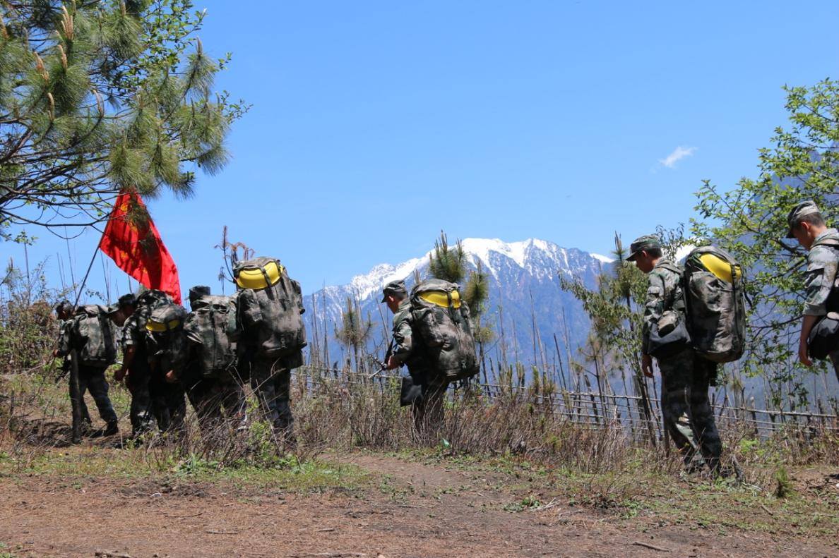 施炜同学的拉练照片 施炜同学的拉练照片