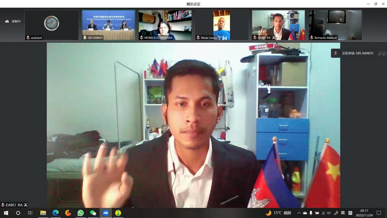 图为学员代表发言 图为学员代表发言