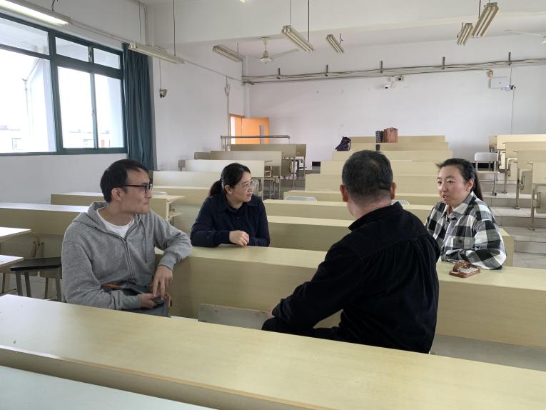 马克思主义基本原理教研室老师们现场集体研讨