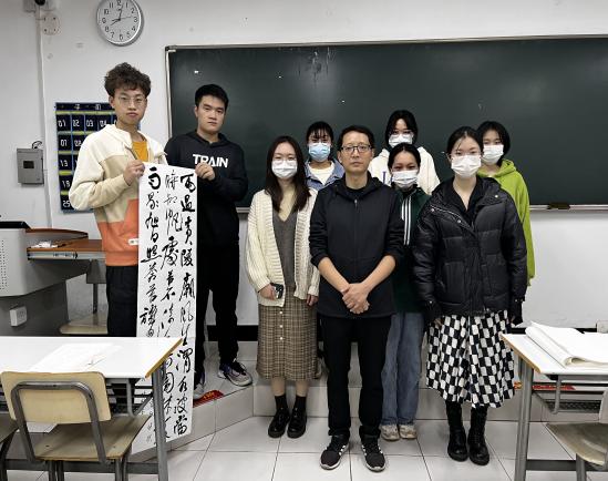 酒管学子“二十大”书法作品现场 酒管学子“二十大”书法作品现场