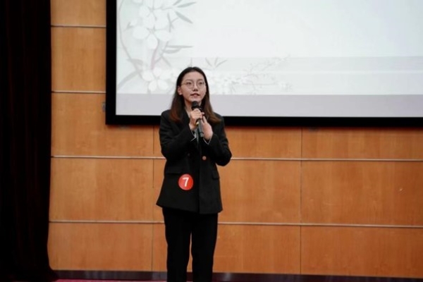 图为参赛选手在比赛现场 图为参赛选手在比赛现场