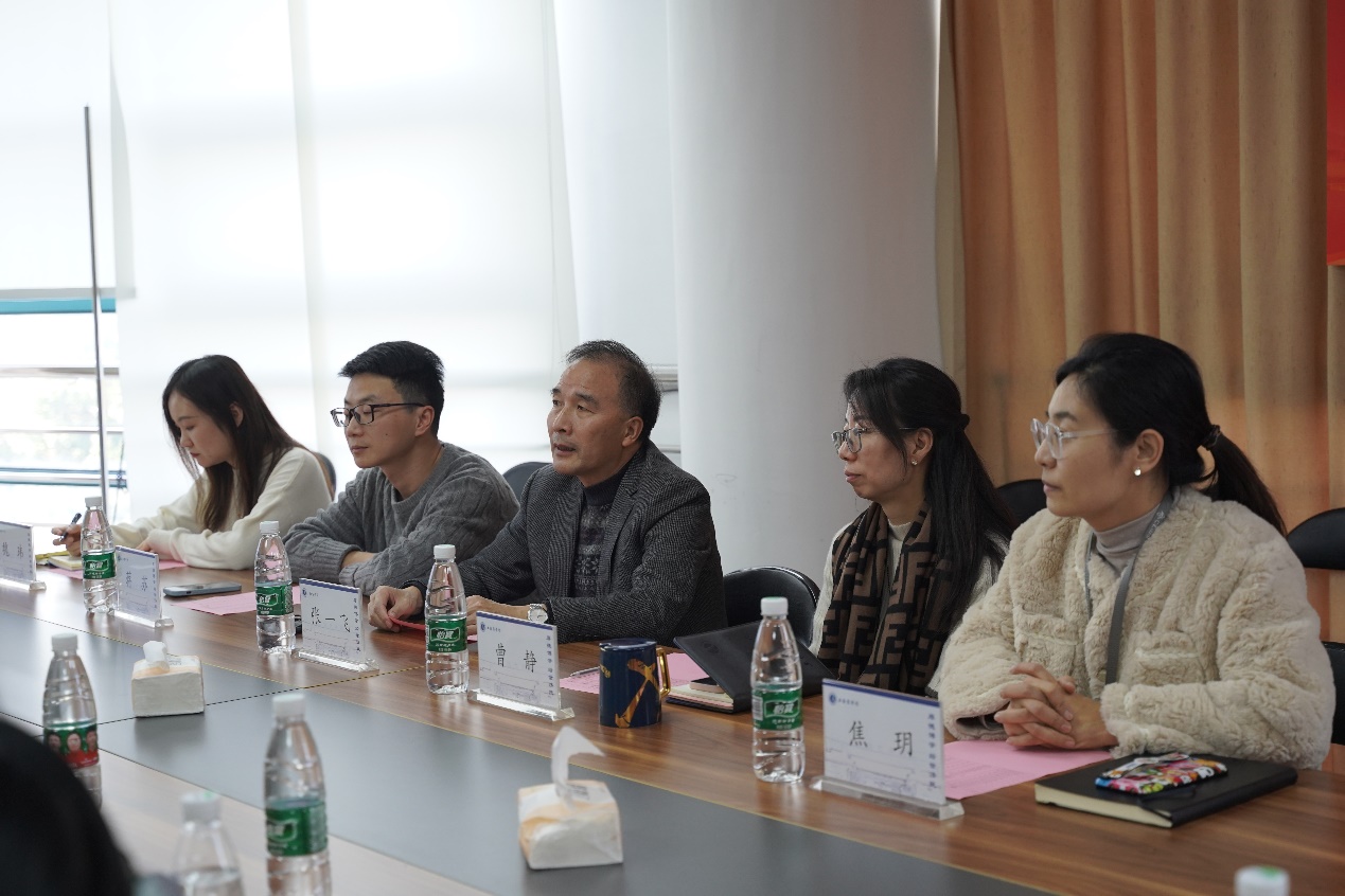 图为活动现场 图为活动现场