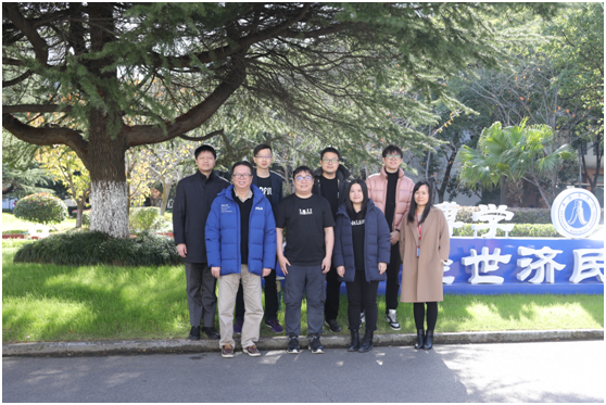 图为研究所成员 图为研究所成员