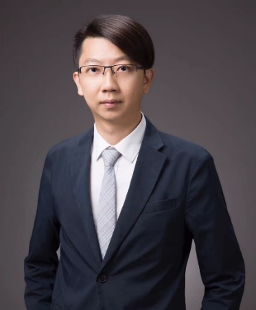 图为许元镫副教授 图为许元镫副教授