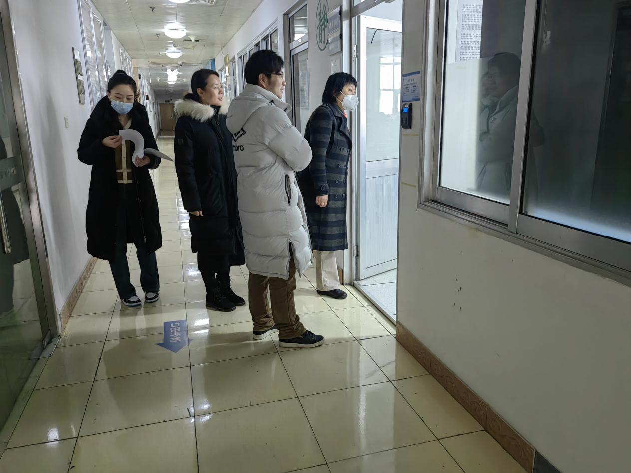 图为二级学院领导班子开展教学检查工作