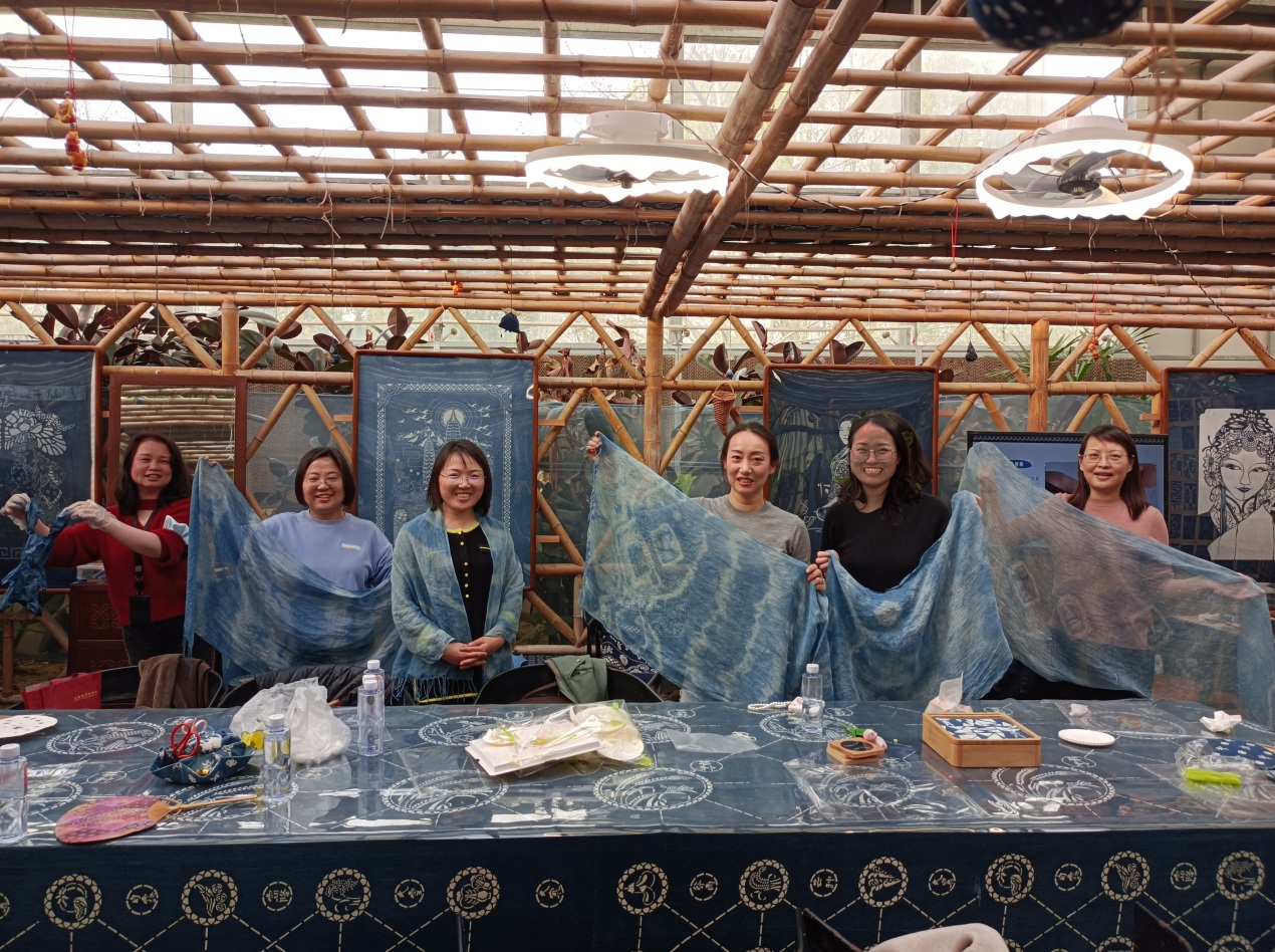 图为教工作品展示 图为教工作品展示