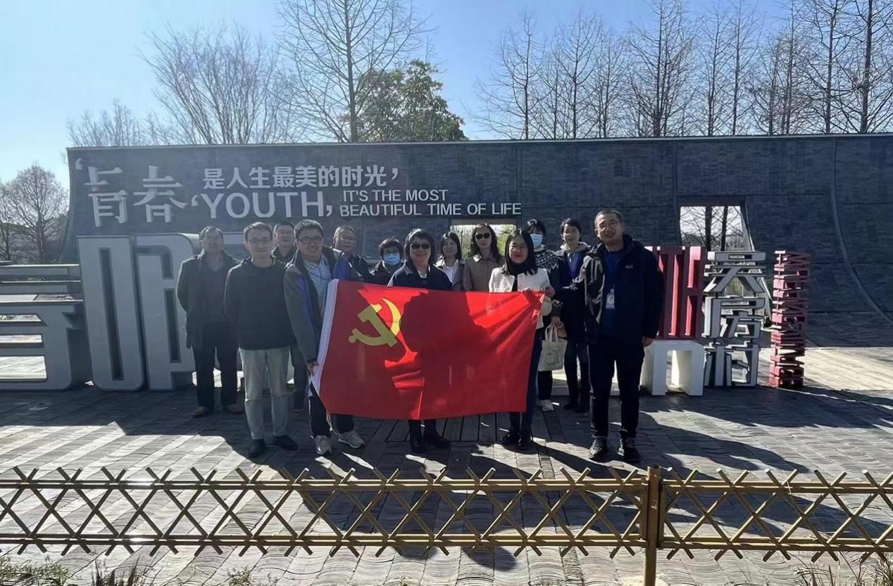 马克思主义学院教师参观乡村振兴示范村——吴房村 马克思主义学院教师参观乡村振兴示范村——吴房村