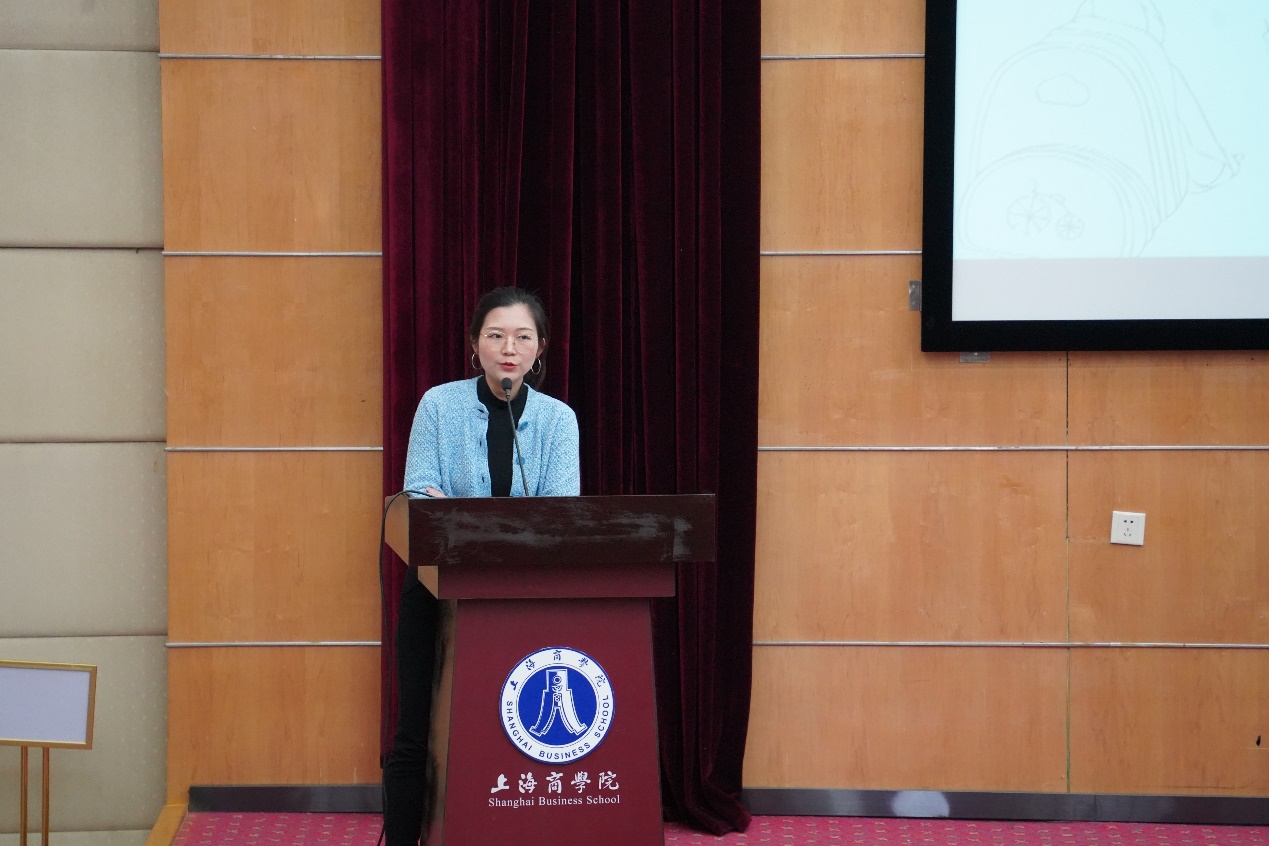 图为林孜发表讲话 图为林孜发表讲话