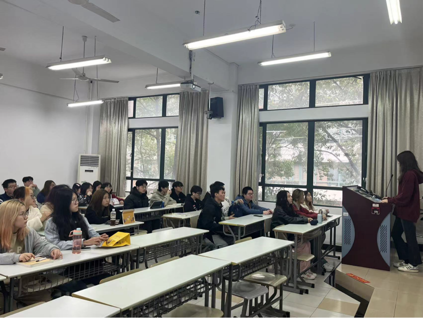 图为市场营销专业诚信班会现场 图为市场营销专业诚信班会现场