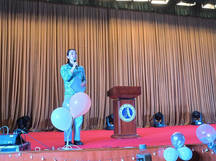 图为伊铭书记寄语 图为伊铭书记寄语