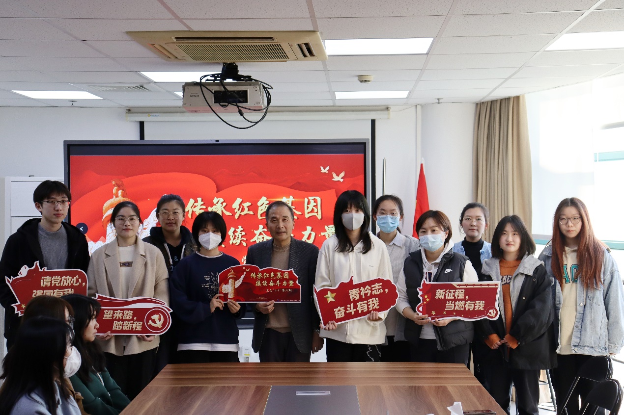 参会师生合影 参会师生合影