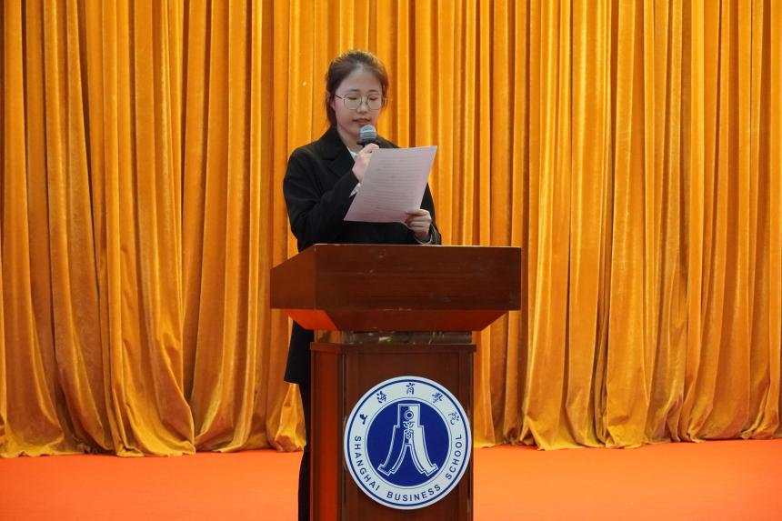 校学生会春季学期执行主席周蕾发言 校学生会春季学期执行主席周蕾发言