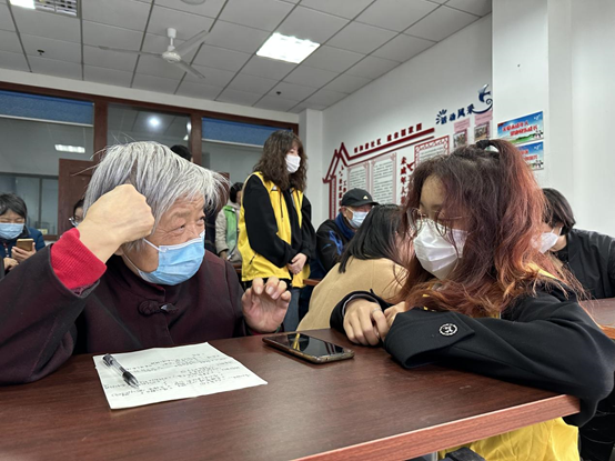 老年人智能手机教学现场 老年人智能手机教学现场