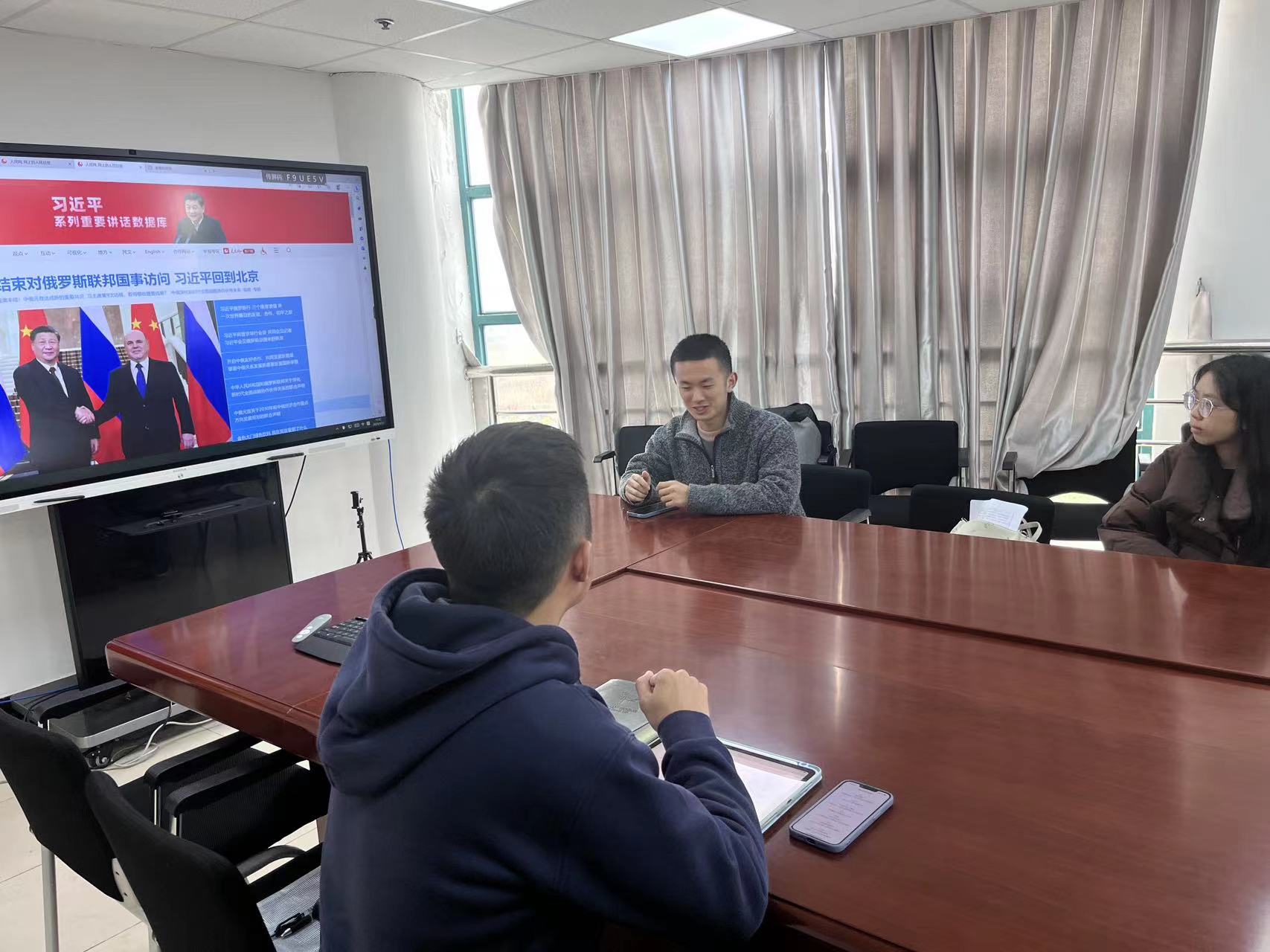 学生代表进行直播观感分享 学生代表进行直播观感分享