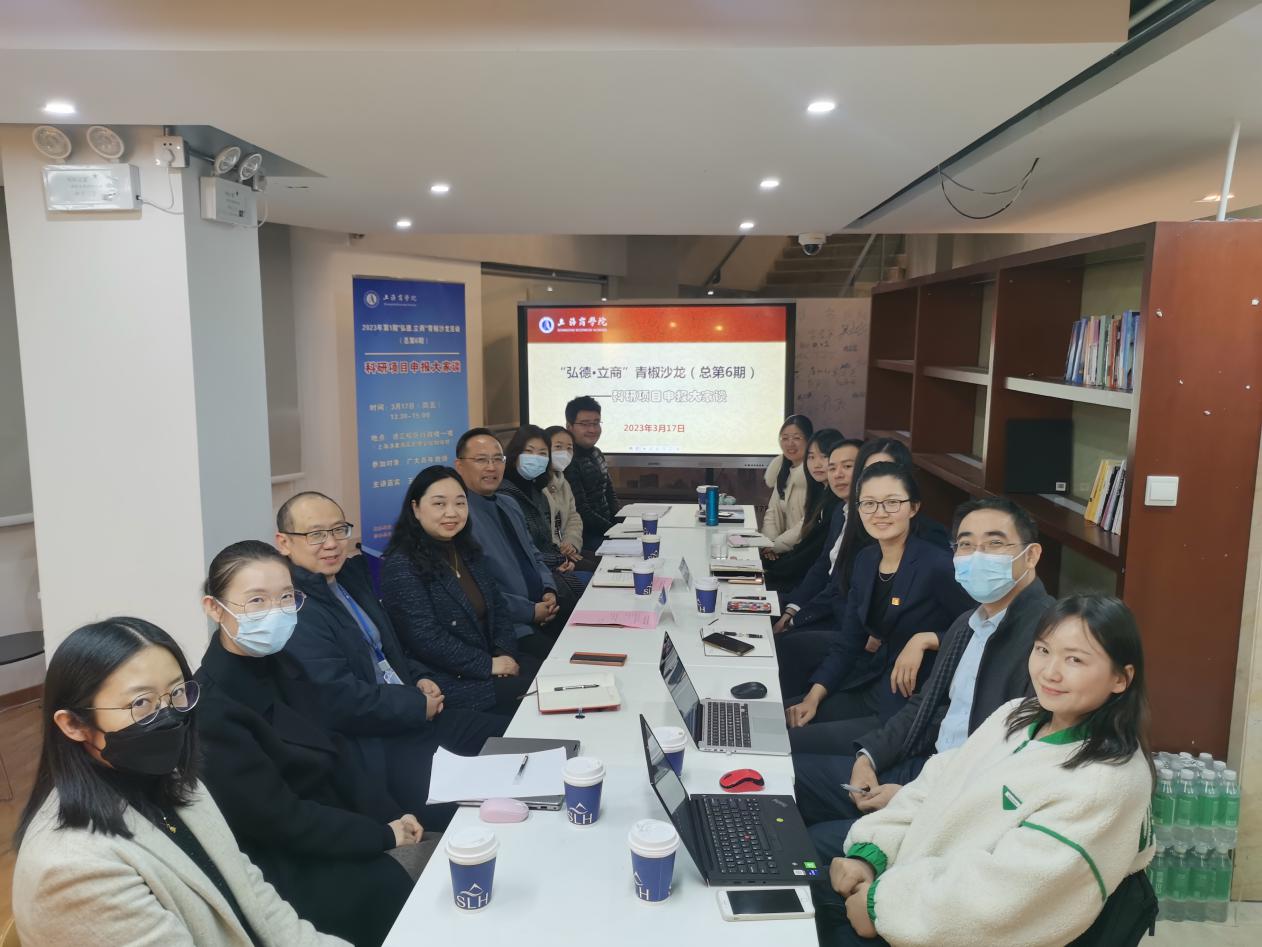 图为活动现场 图为活动现场