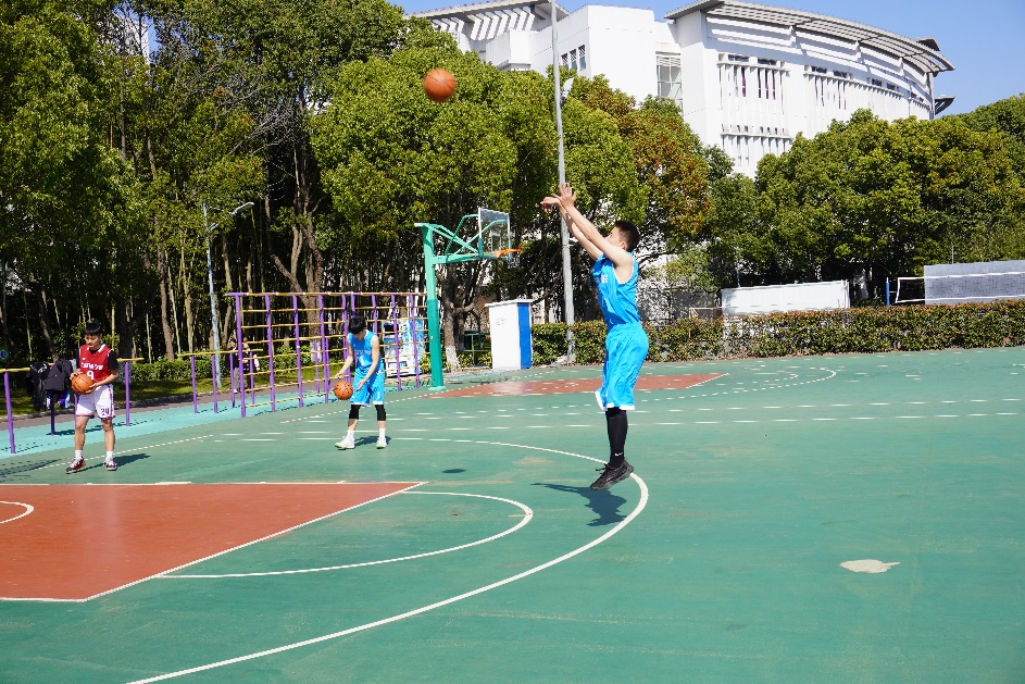 图为比赛现场 图为比赛现场