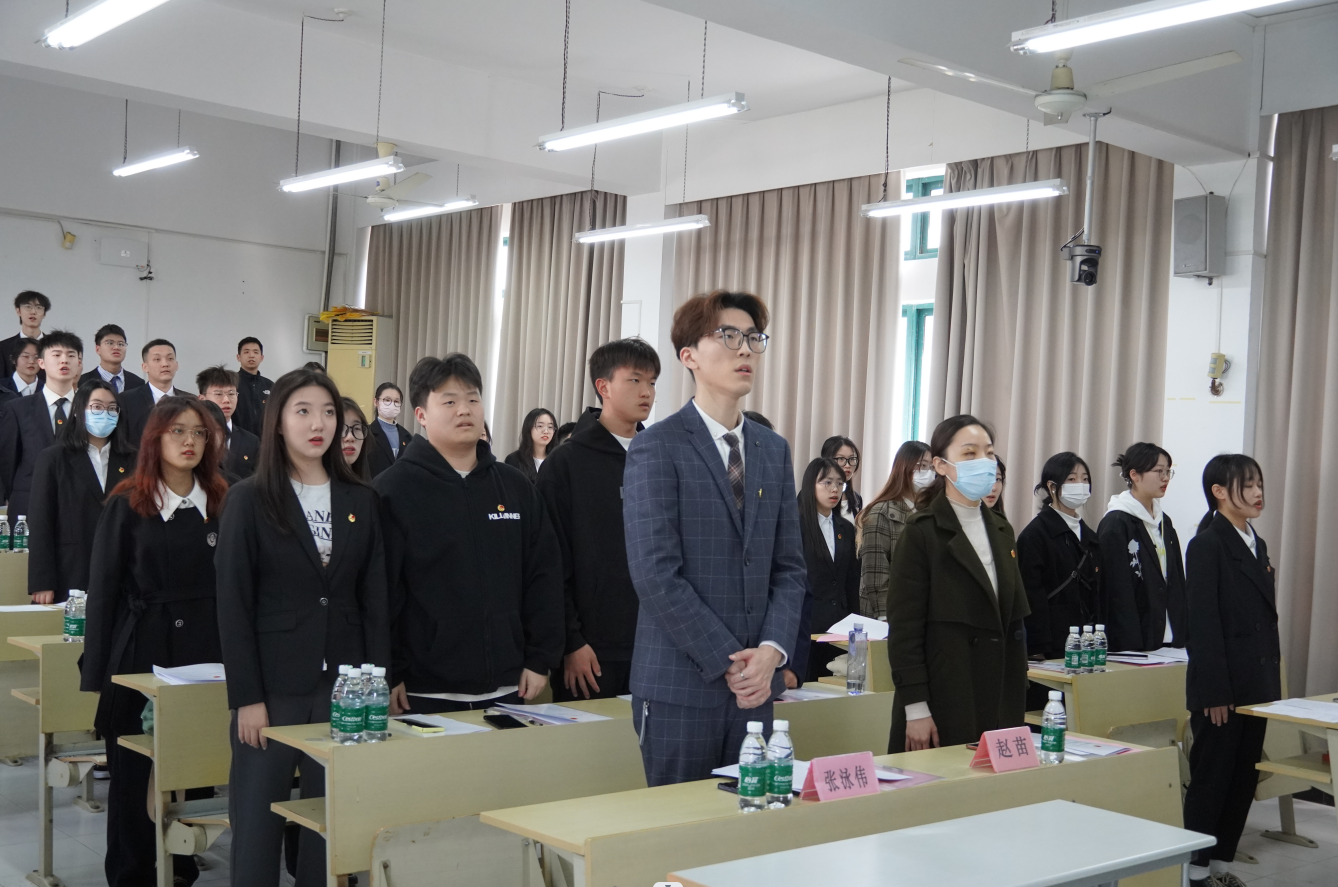 同学们演唱国歌 同学们演唱国歌