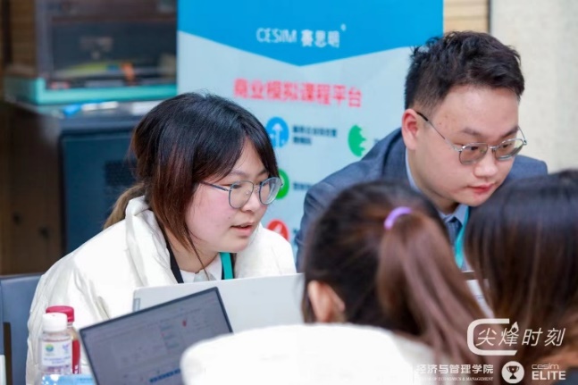 图为模拟赛事现场