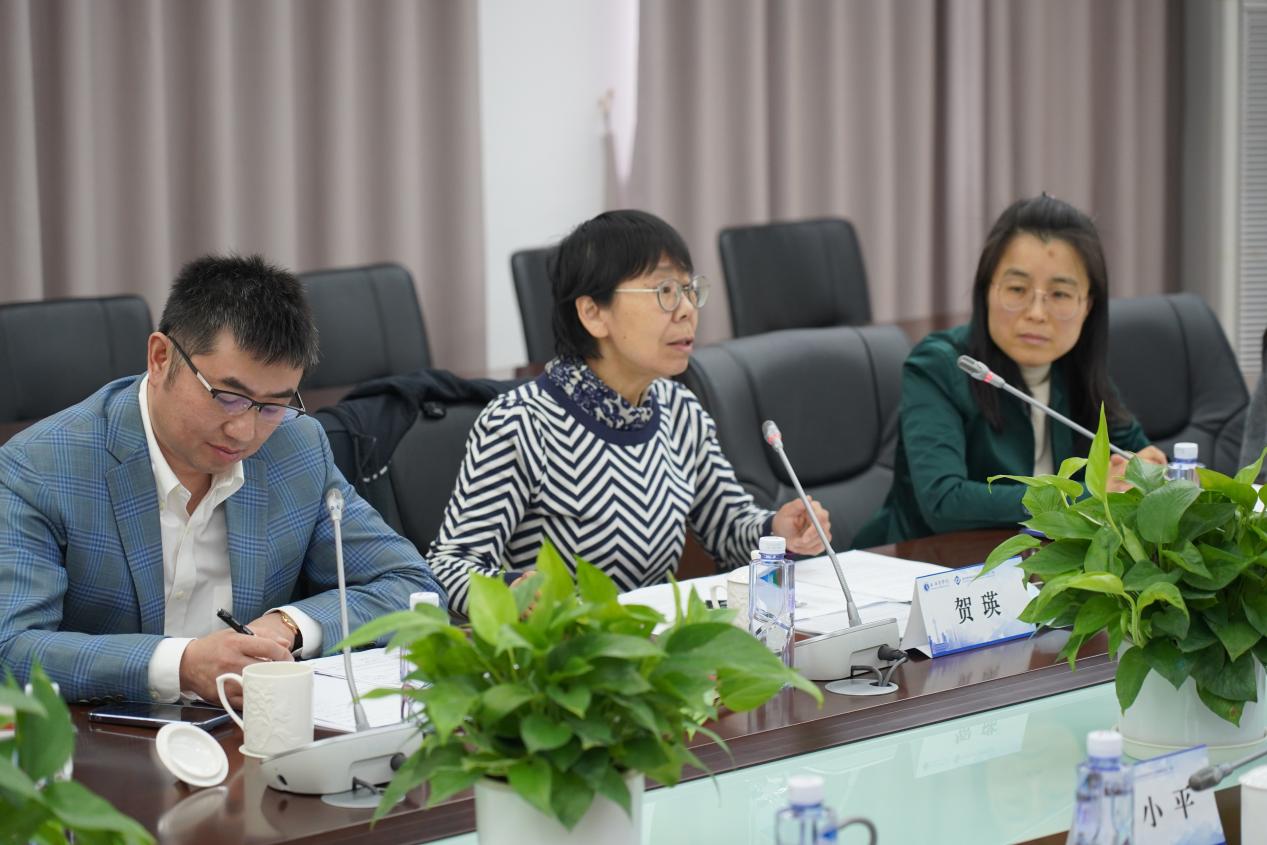 图为贺瑛副校长做总结发言 图为贺瑛副校长做总结发言