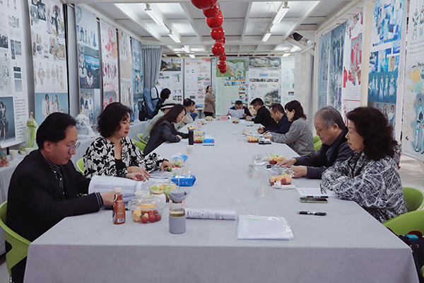 图为艺术设计学院人才培养方案修订研讨会现场