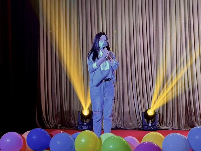 图为欢送会现场