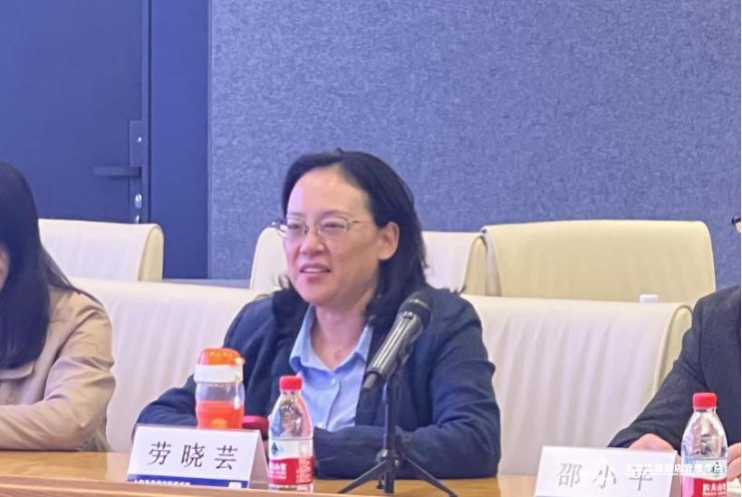 图为劳晓芸致辞欢迎 图为劳晓芸致辞欢迎