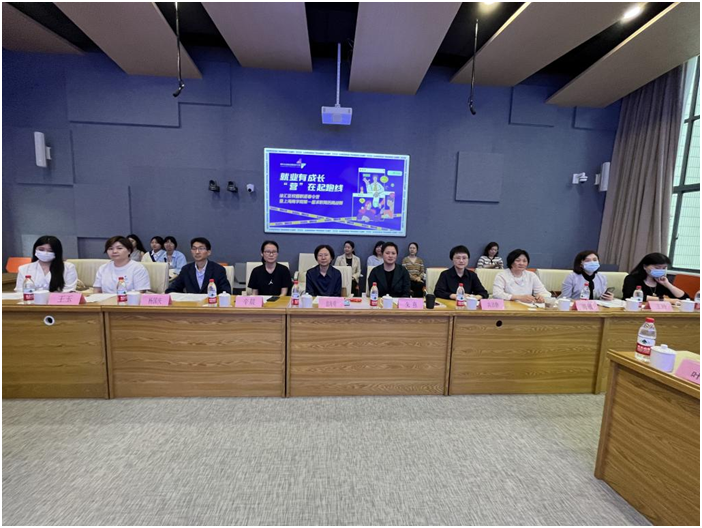 图为评委嘉宾 图为评委嘉宾