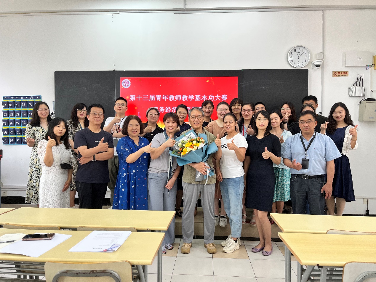 参与本次预赛的教师合影