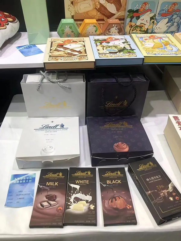 刘隽洁作品获优秀奖 指导老师：罗兵