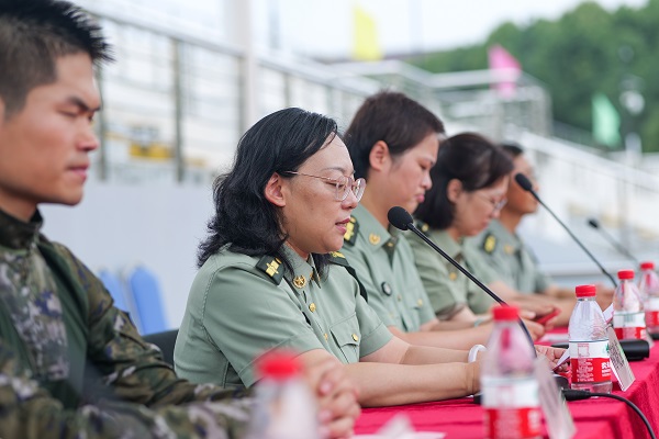 校党委副书记、副校长劳晓芸讲话 校党委副书记、副校长劳晓芸讲话