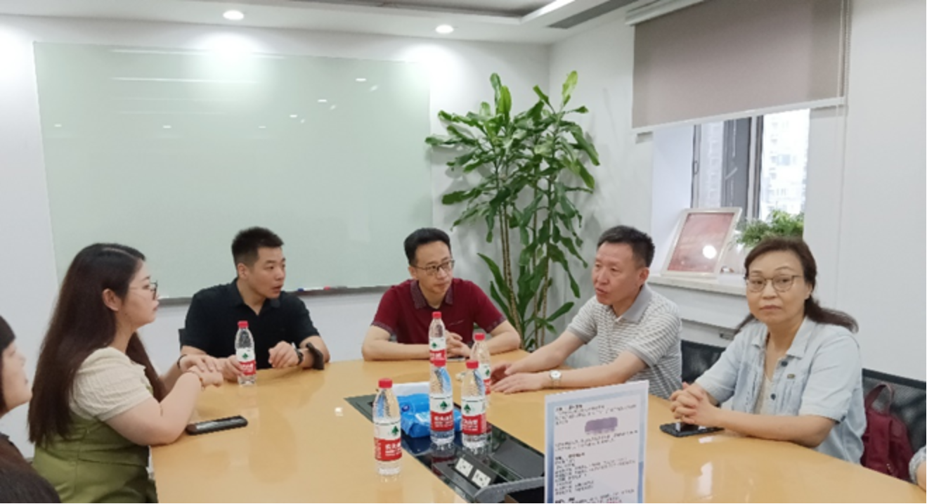 图为调研活动现场 图为调研活动现场