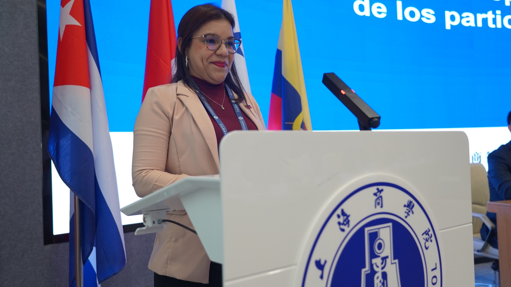 图为学员代表发言 图为学员代表发言