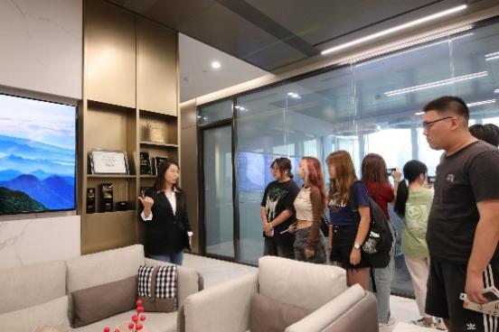 参观华兴证券 参观华兴证券