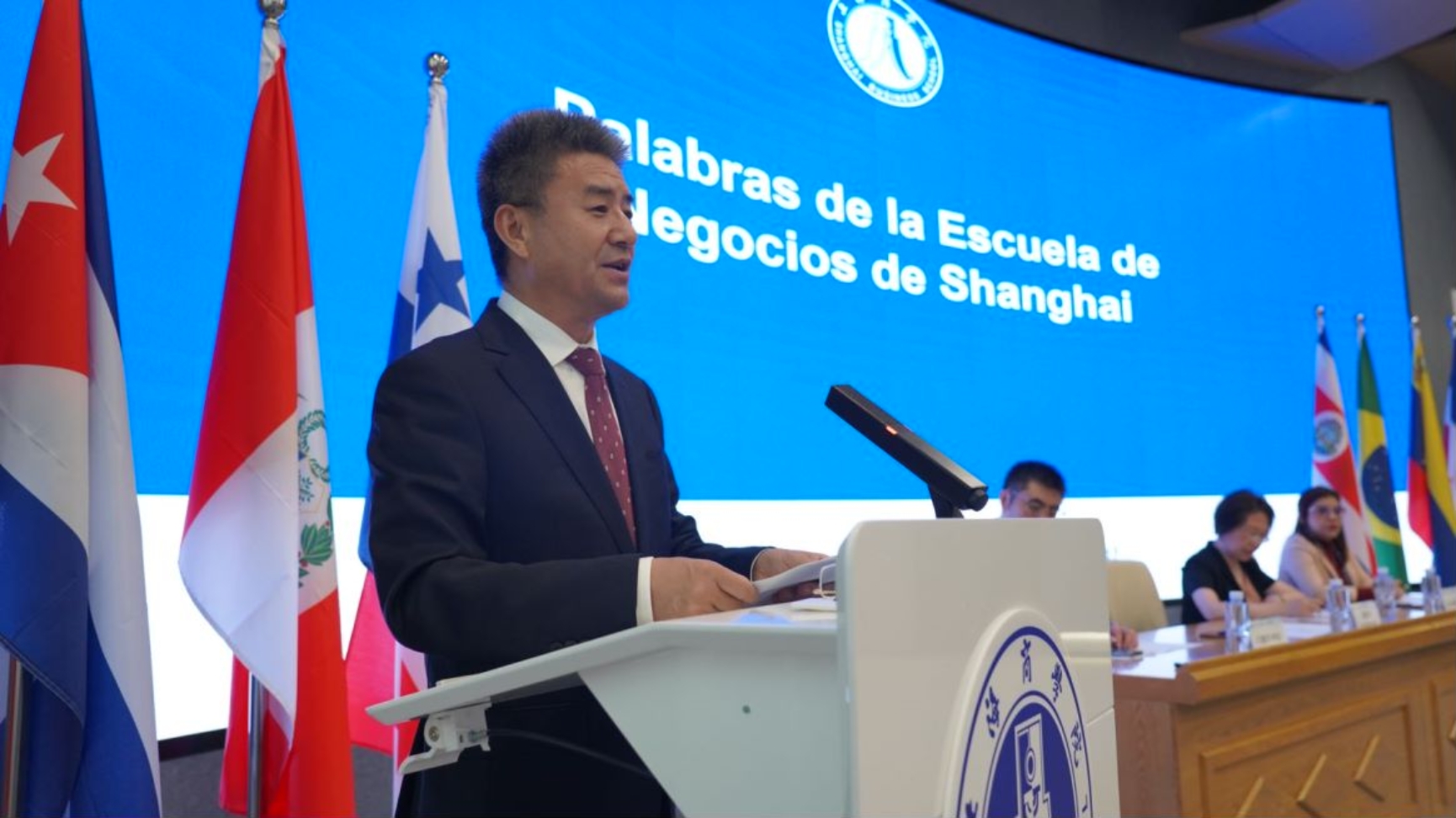 图为陈剑峰发言 图为陈剑峰发言