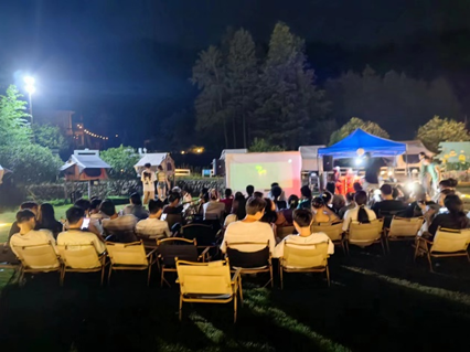 图为丰富多彩的体验实习活动 图为丰富多彩的体验实习活动