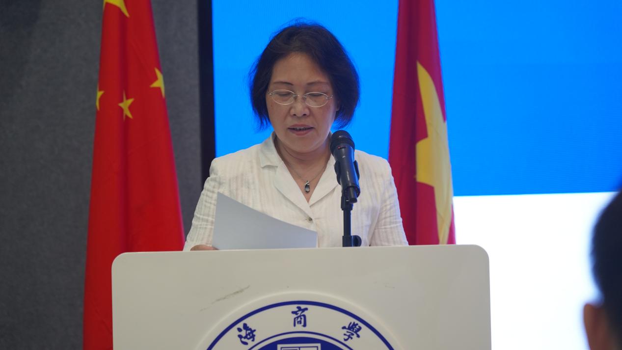 图为刘蓓敏发言 图为刘蓓敏发言