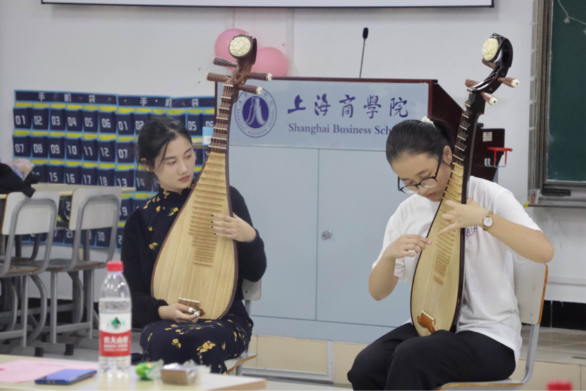 图为琵琶合奏表演 图为琵琶合奏表演