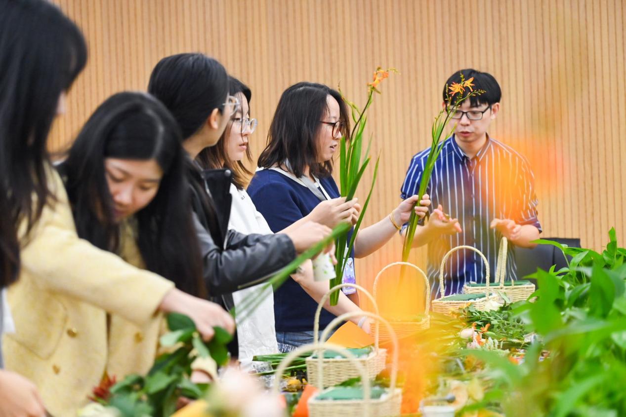 老师们插花 老师们插花