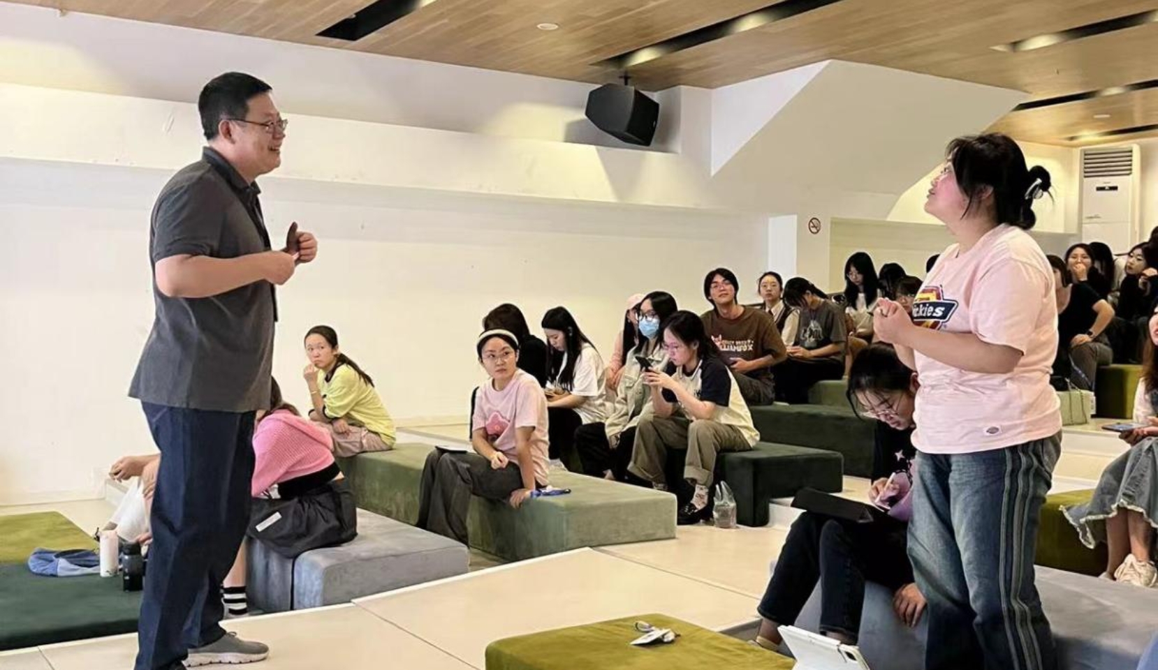 讲座现场 讲座现场