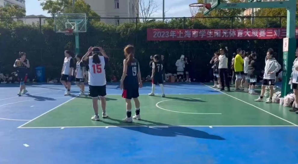 女子二队比赛中 女子二队比赛中