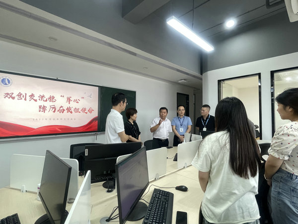 一线慰问鼓士气