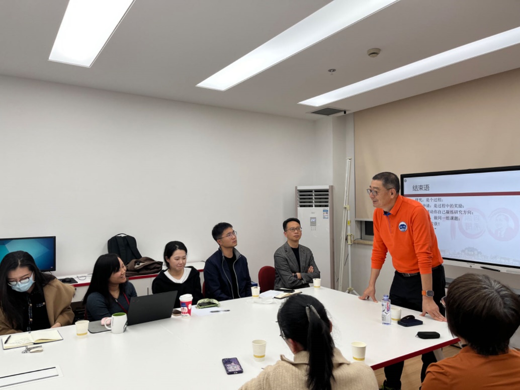 图为活动现场 图为活动现场