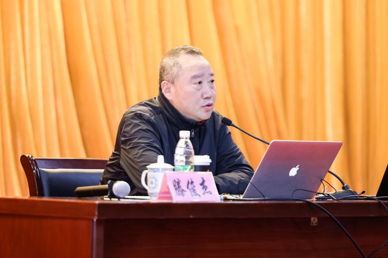 上海市文联副主席、上海电视艺术家协会主席滕俊杰教授为上商师生带来《创新的天空——以影视创作为例》的主题讲座 上海市文联副主席、上海电视艺术家协会主席滕俊杰教授为上商师生带来《创新的天空——以影视创作为例》的主题讲座