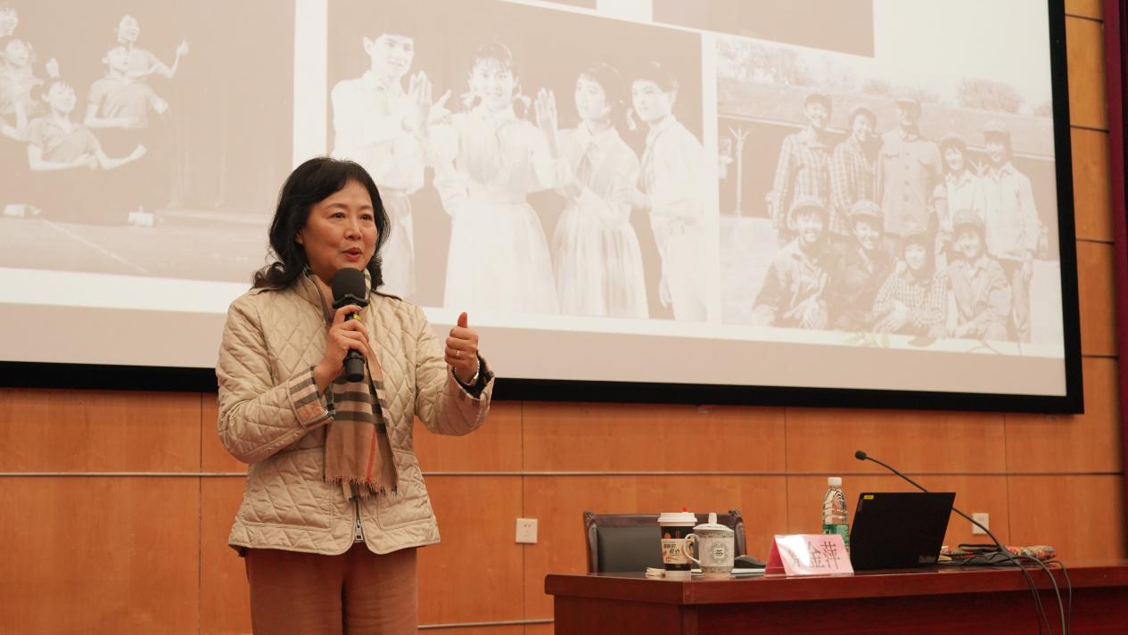 国家一级演员、中国福利会儿童艺术剧院名誉院长、上海市戏剧家协会副主席蔡金萍教授为上商师生带来《用戏剧点燃孩子们的想象力》的主题讲座 国家一级演员、中国福利会儿童艺术剧院名誉院长、上海市戏剧家协会副主席蔡金萍教授为上商师生带来《用戏剧点燃孩子们的想象力》的主题讲座