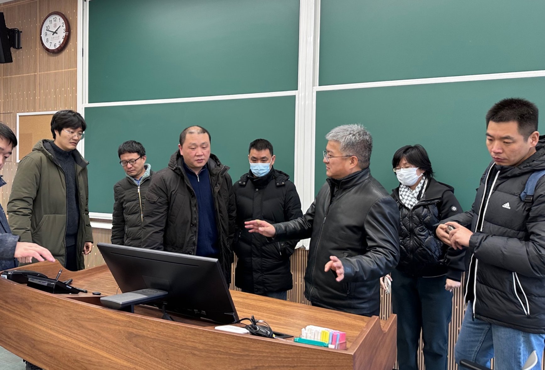 赴上海交通大学闵行校区就“数字赋能教育转型”进行交流与探讨