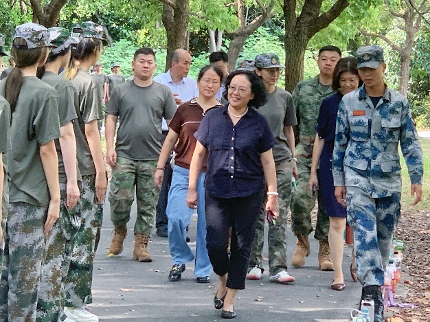 慰问全体参训学生