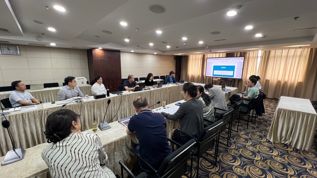 委员会听取项目负责人汇报申报项目情况