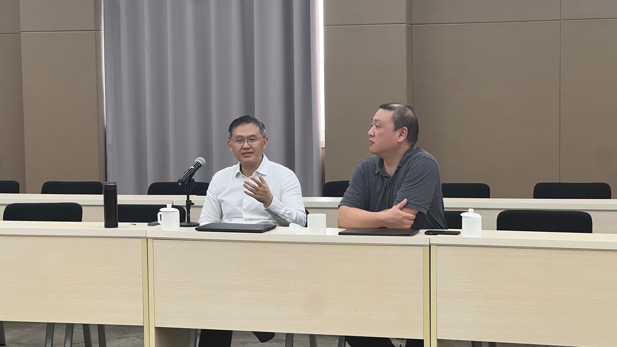 图为张绍华副校长作工作部署