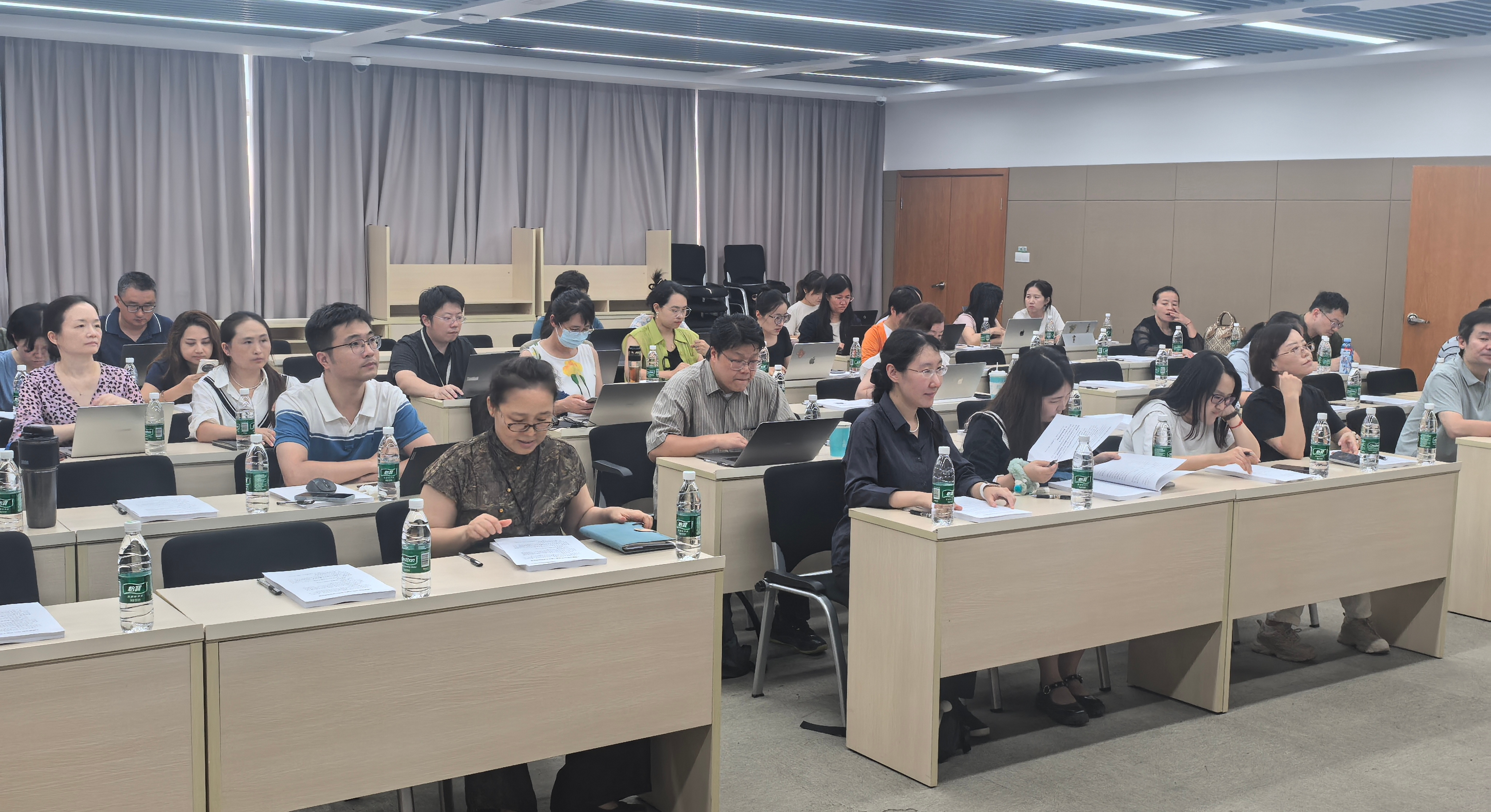 图为研究生导师培训现场